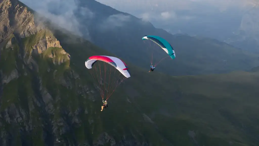 Advance Pi ULS en vol sous les nuages